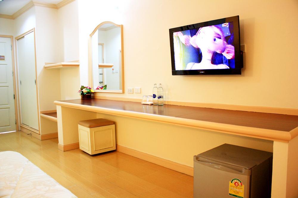 P.A. Ville Hotel Nakhon Sawan Exteriör bild