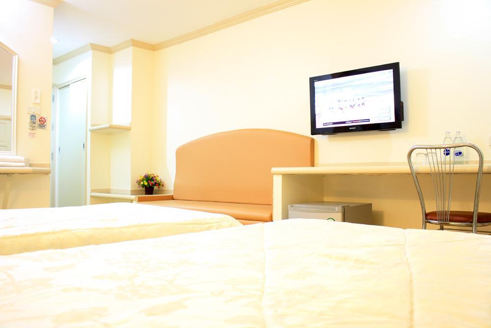 P.A. Ville Hotel Nakhon Sawan Exteriör bild