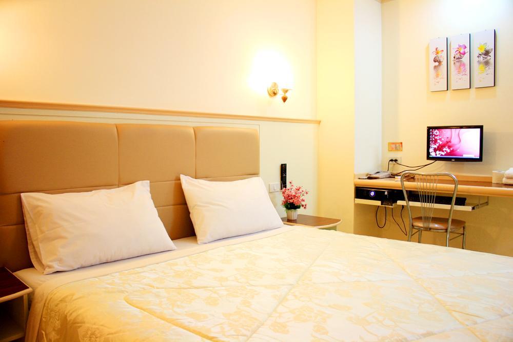 P.A. Ville Hotel Nakhon Sawan Exteriör bild