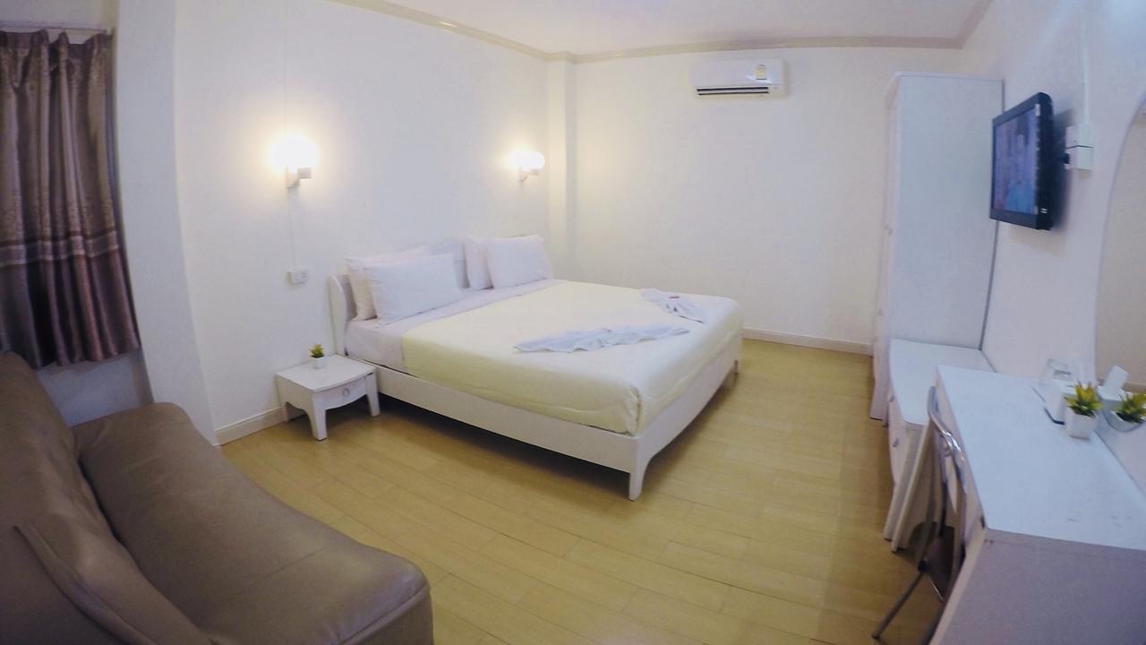 P.A. Ville Hotel Nakhon Sawan Exteriör bild